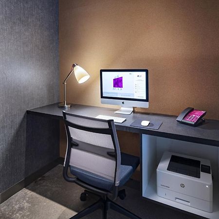 Отель Aloft Little Rock West Экстерьер фото