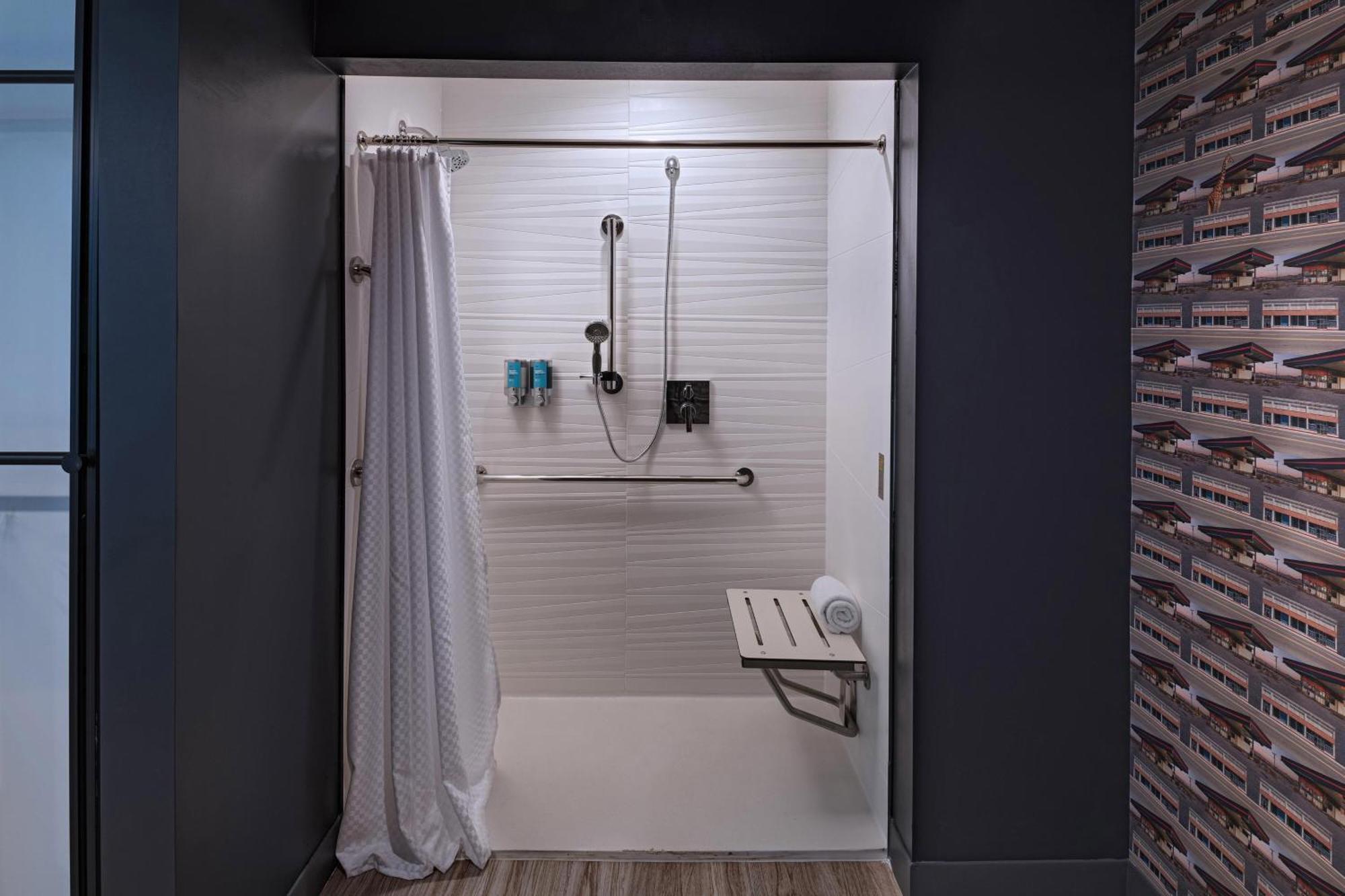 Отель Aloft Little Rock West Экстерьер фото