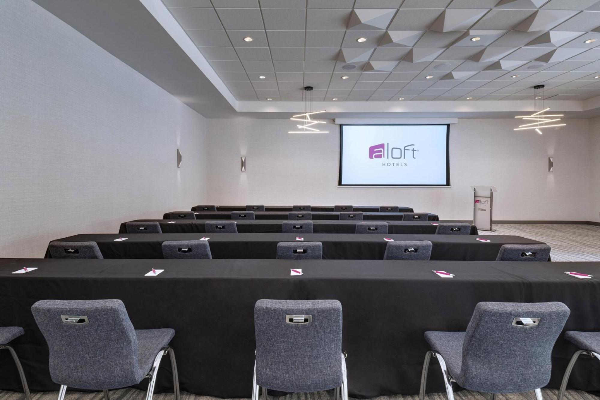 Отель Aloft Little Rock West Экстерьер фото