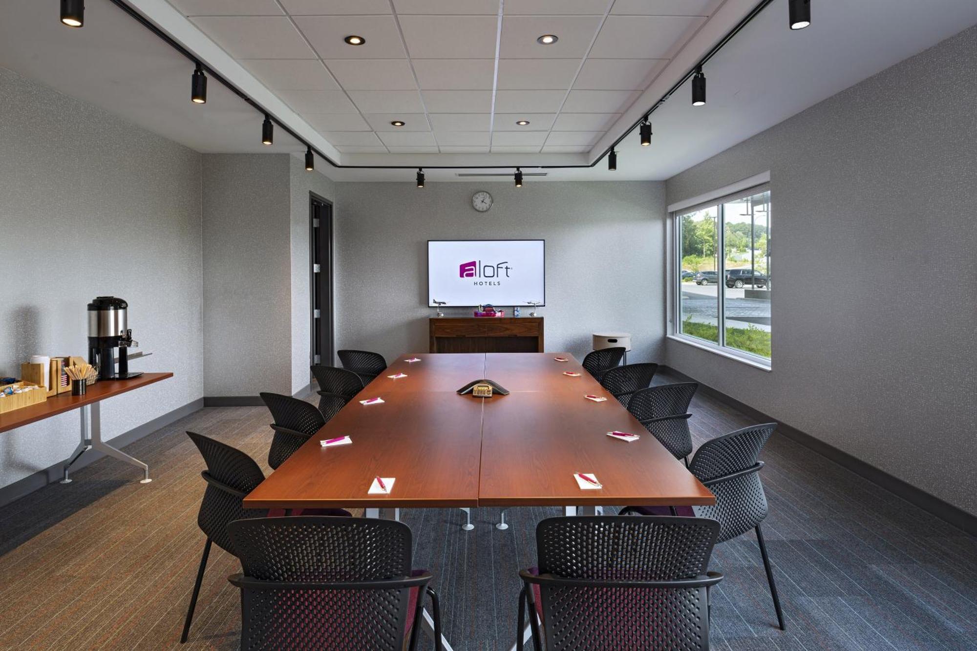 Отель Aloft Little Rock West Экстерьер фото